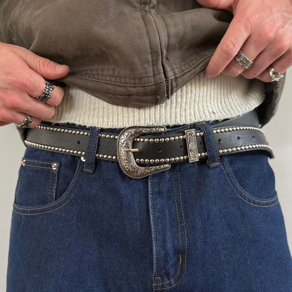 Y2k style round studded vegan